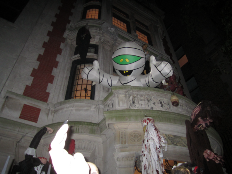the-inflatable-mummy-isnt-so-scary-thoug