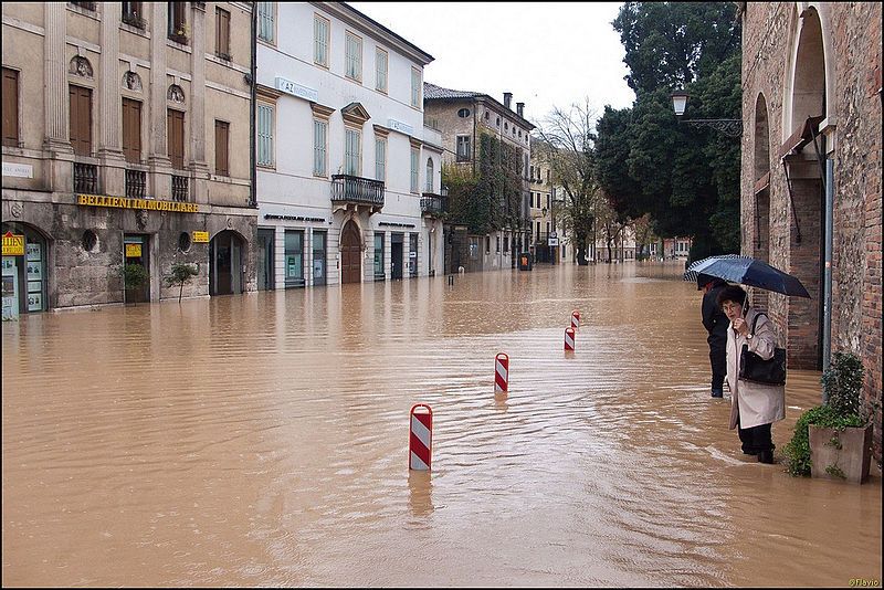 photo Alluvione_Vicenza_1_novembre_2010_2812729_zps49192ac1.jpg